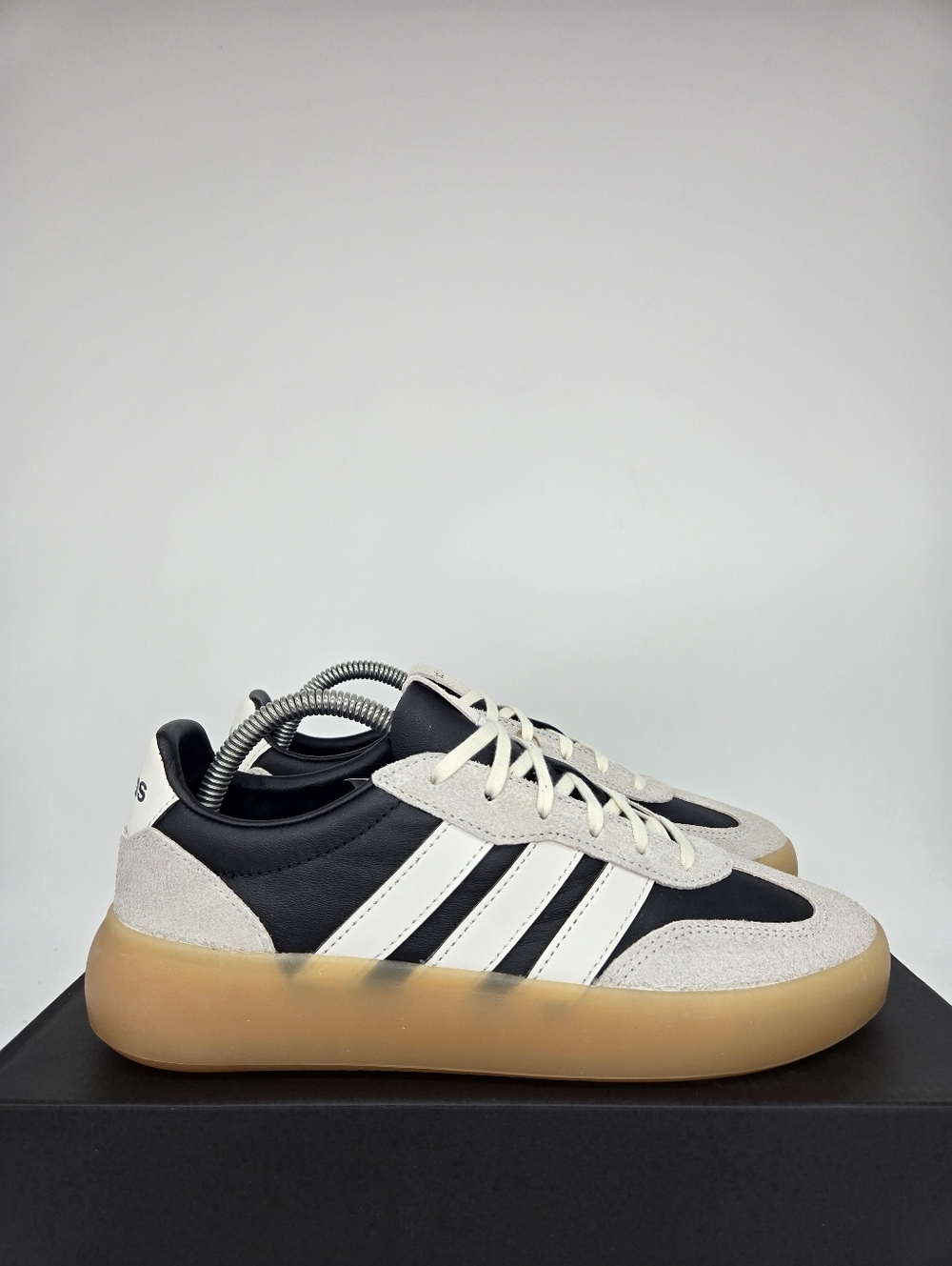 adidas Women's Barreda Decode Lux JR3530 Off White Black Gum Shoes Size 7 - Picture 3 of 8